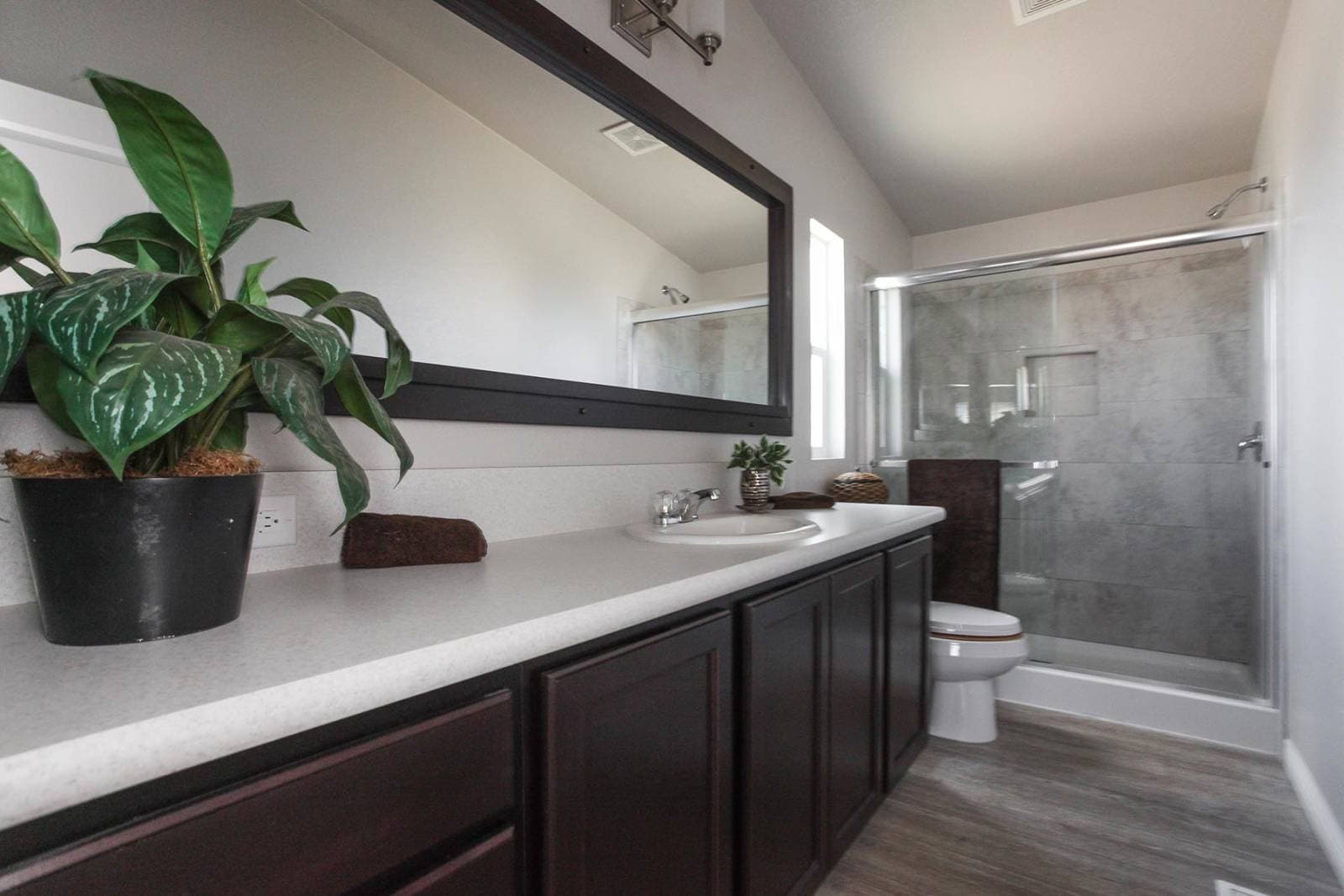 Bradford bathroom home features