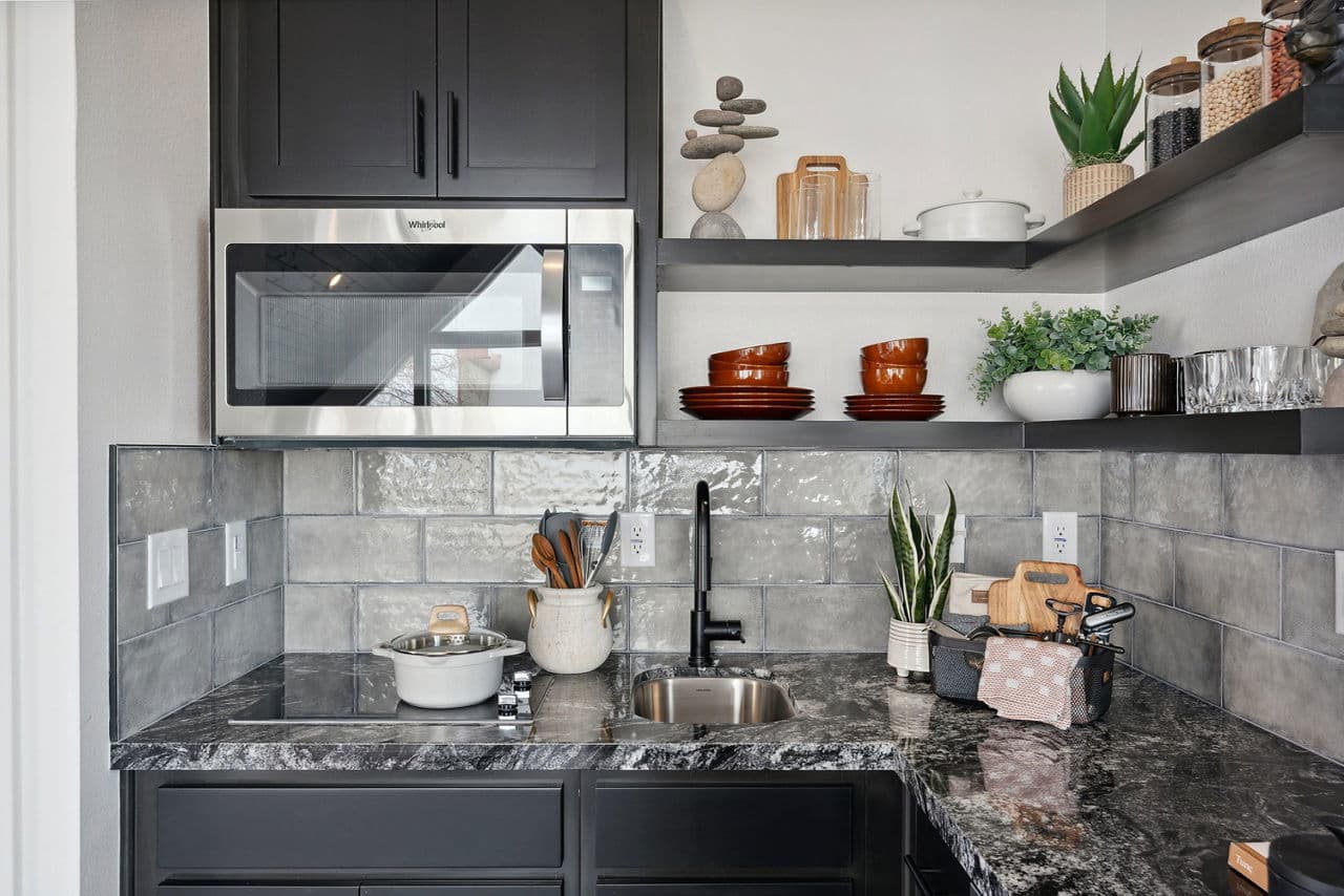 Ata-01 kitchen home features