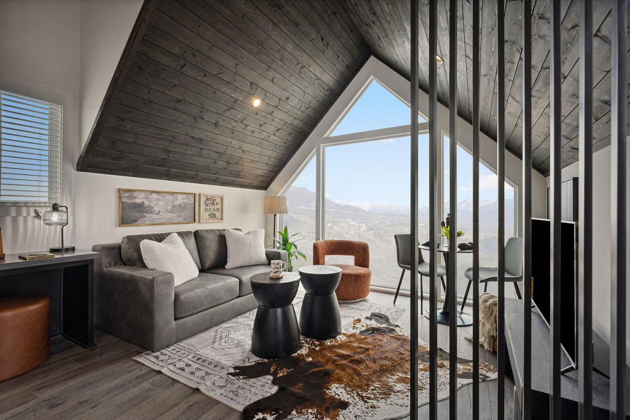 Ata-01 interior home features