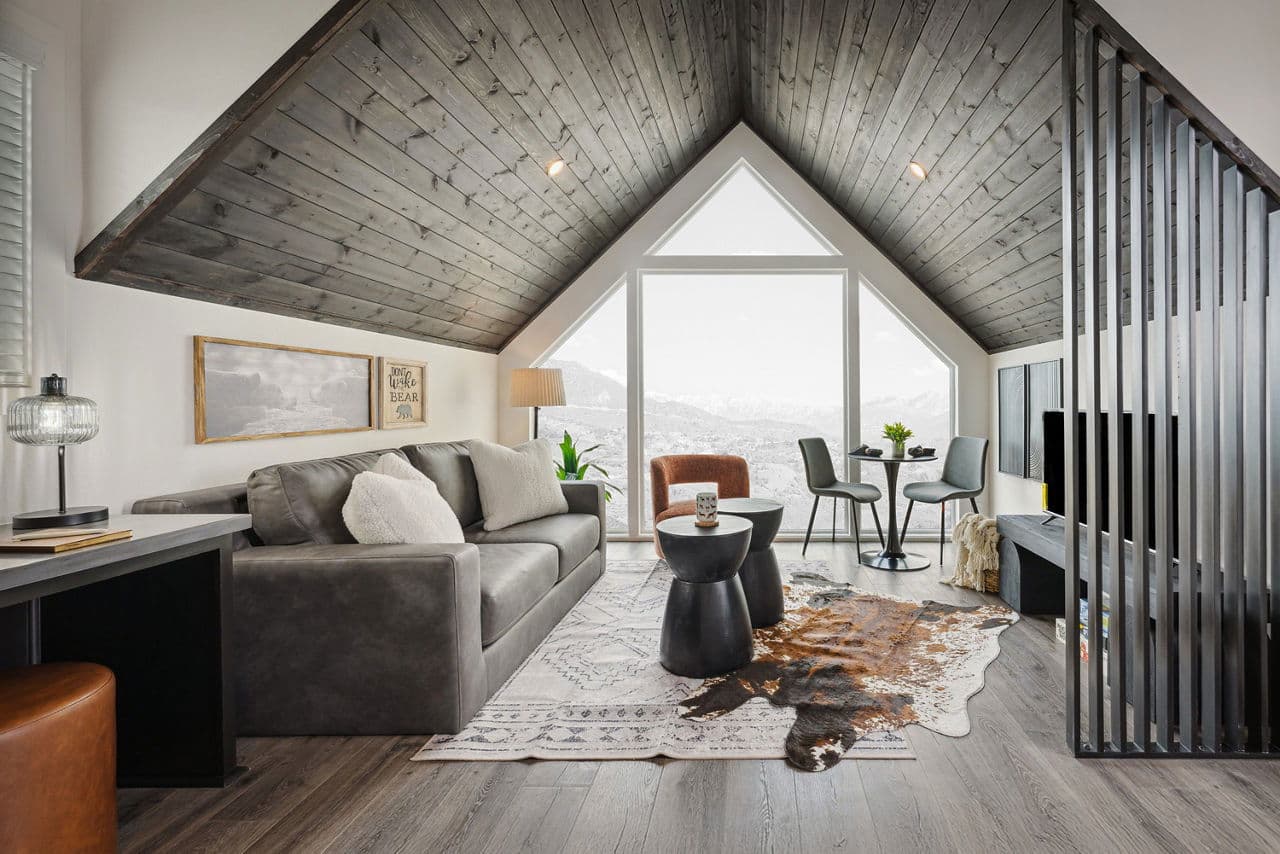 Ata-01 interior home features