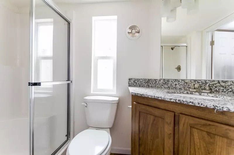 Aps-509 bathroom home features